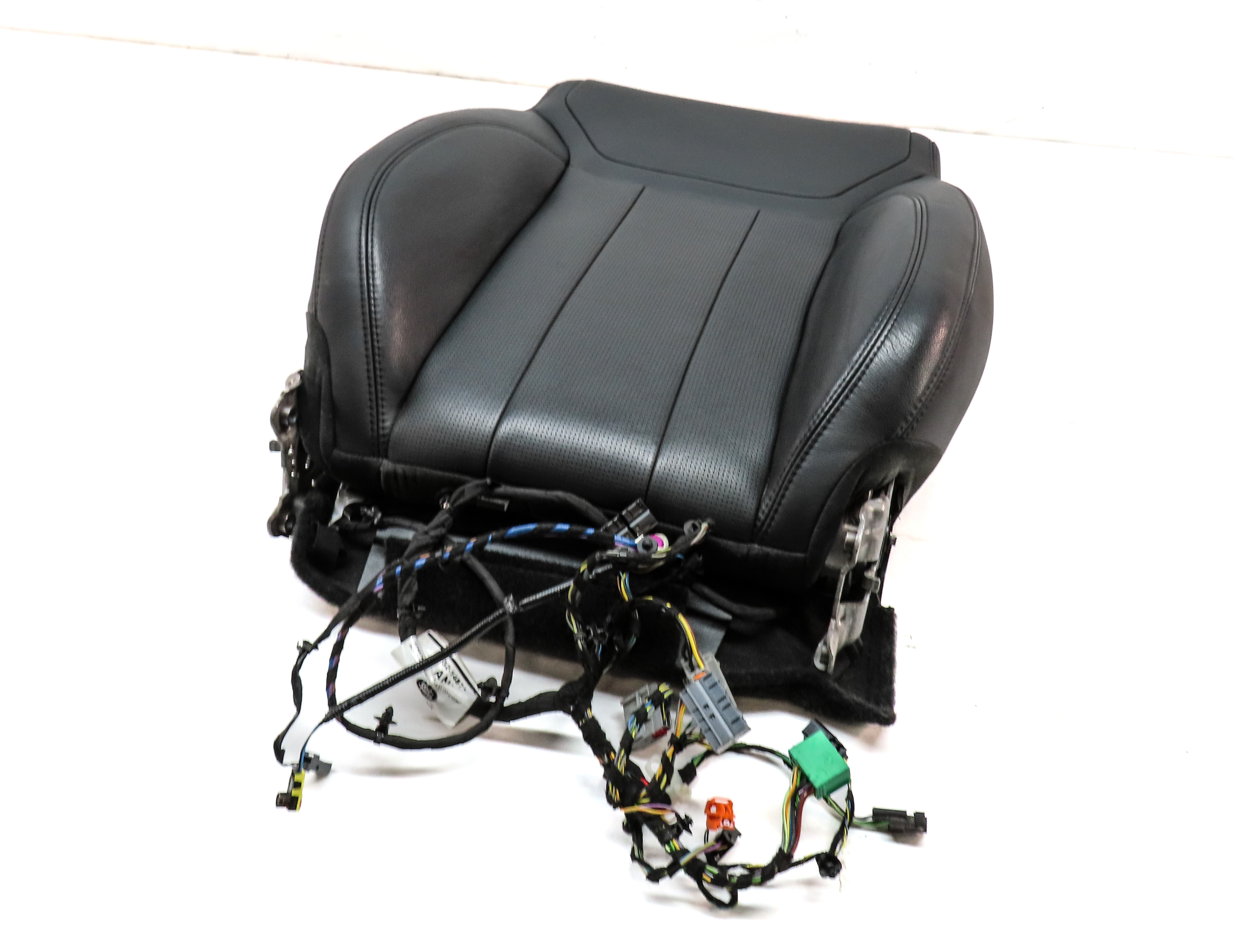 17-20 LAND ROVER DISCOVERY L462 FRONT LEFT DRIVER UPPER SEAT CUSHION(BLACK) — exact item pictured